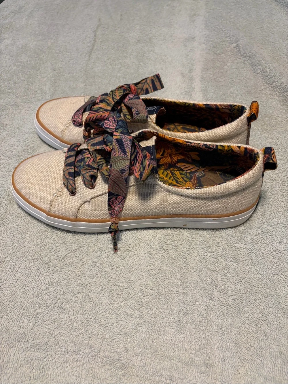 Sperry Beige Canvas Sneakers with Patterned Floral Ribbon Laces